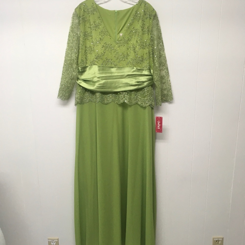 Green Beaded Formal Gown Lace Sheer Sleeve 18/20
